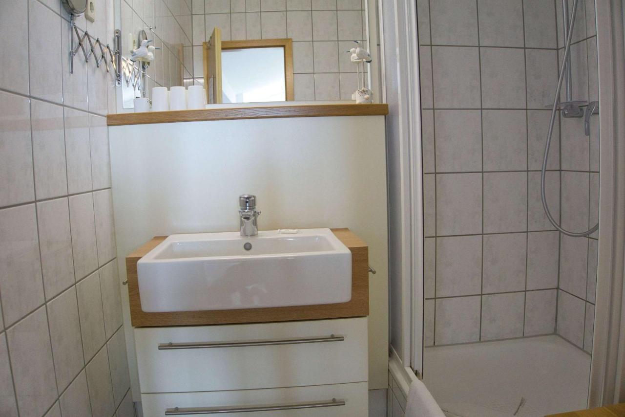 Fewo Mit Meerblick, Gratis Nutzung Vom Ahoi Erlebnisbad Und Sauna In Sellin - Haus Blick Zur See Fewo 11 괴렌 외부 사진
